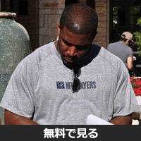 Priest Holmes│無料動画│220px priest holmes speaks with soldiers cropped